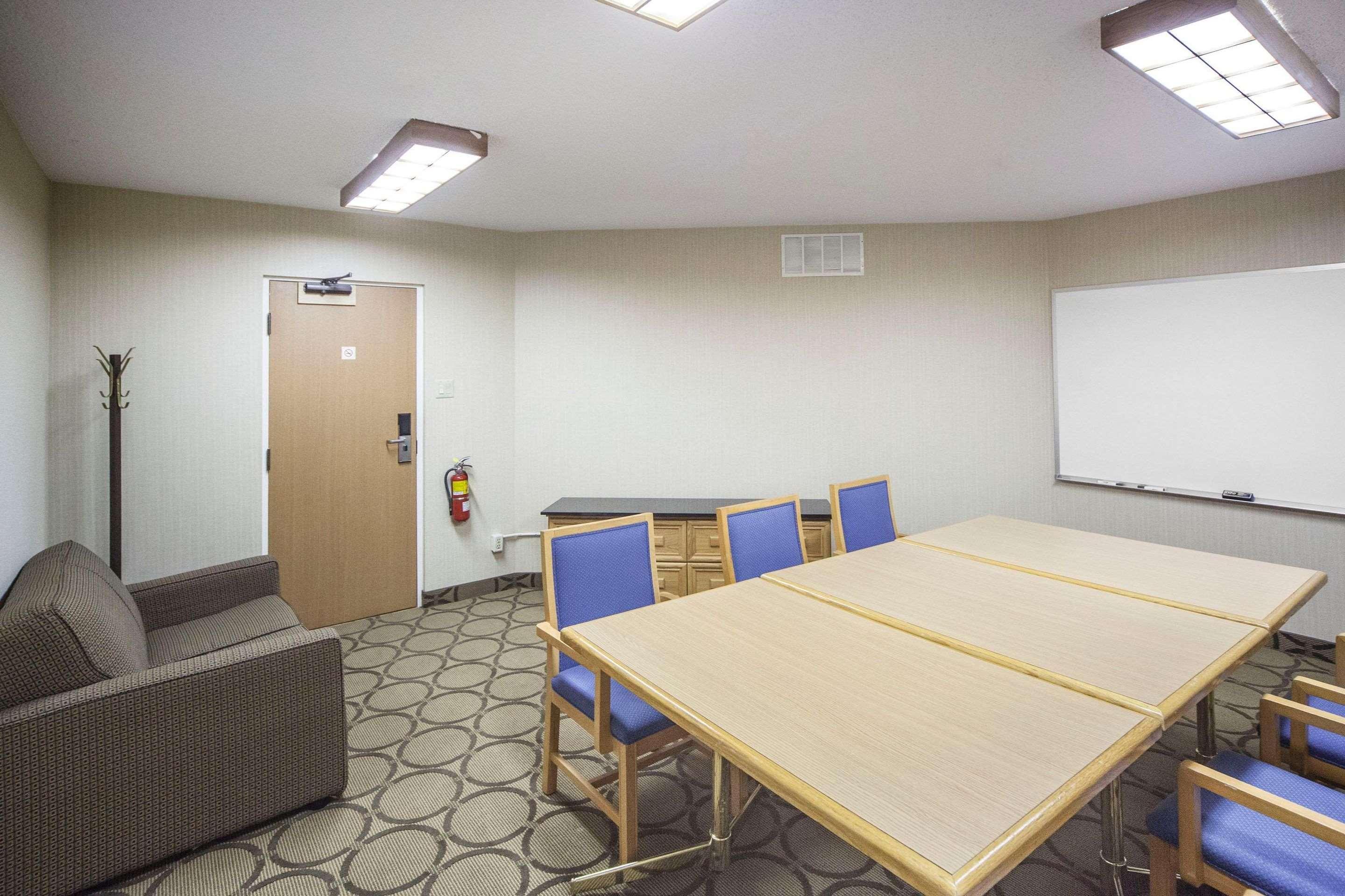 Comfort Inn West Edmonton Bagian luar foto