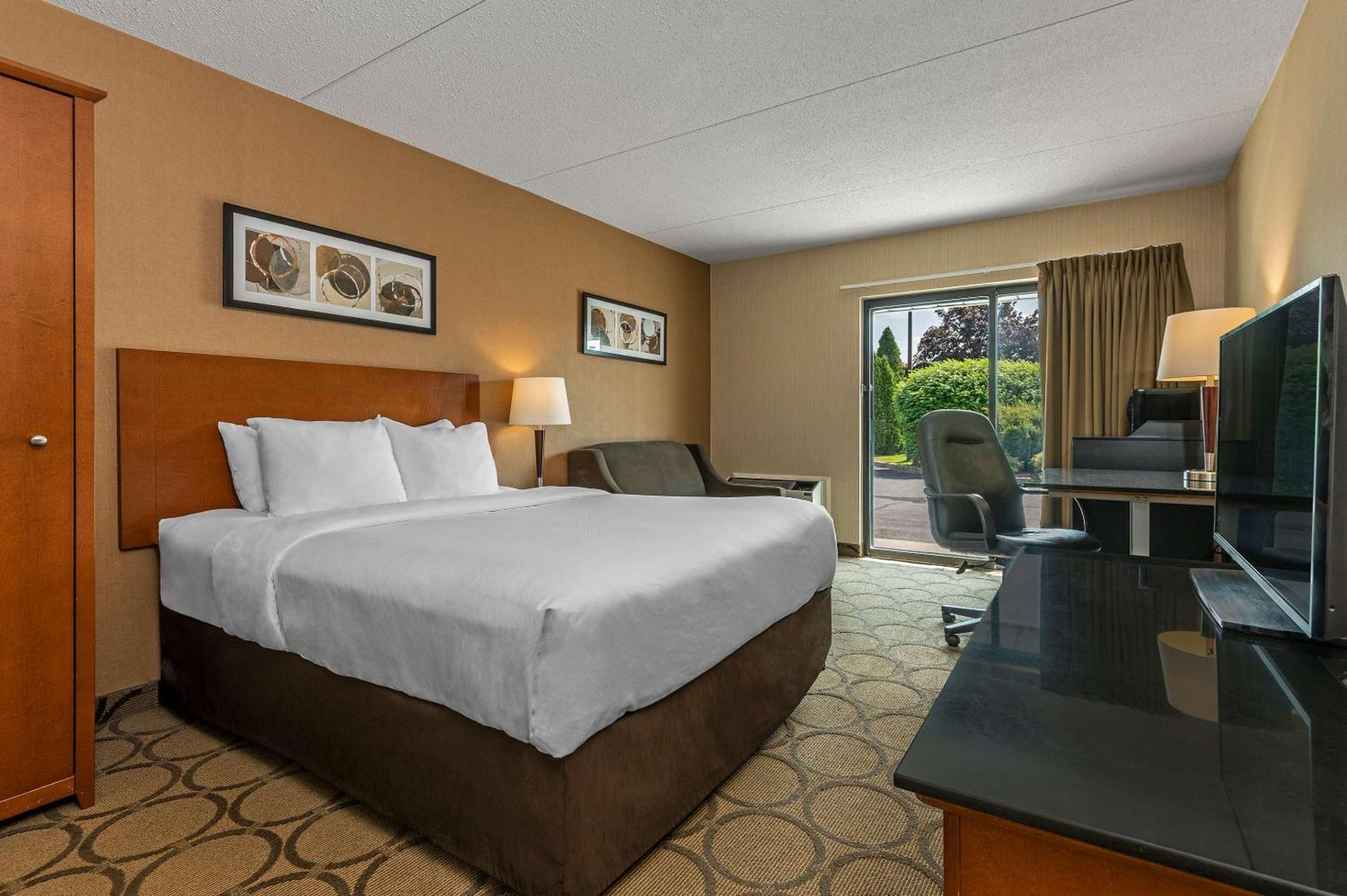 Comfort Inn West Edmonton Bagian luar foto