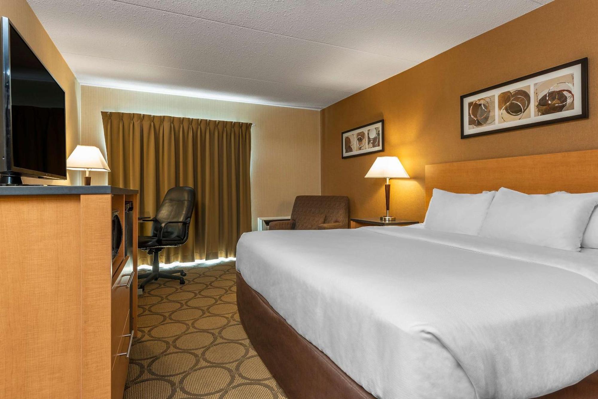 Comfort Inn West Edmonton Bagian luar foto