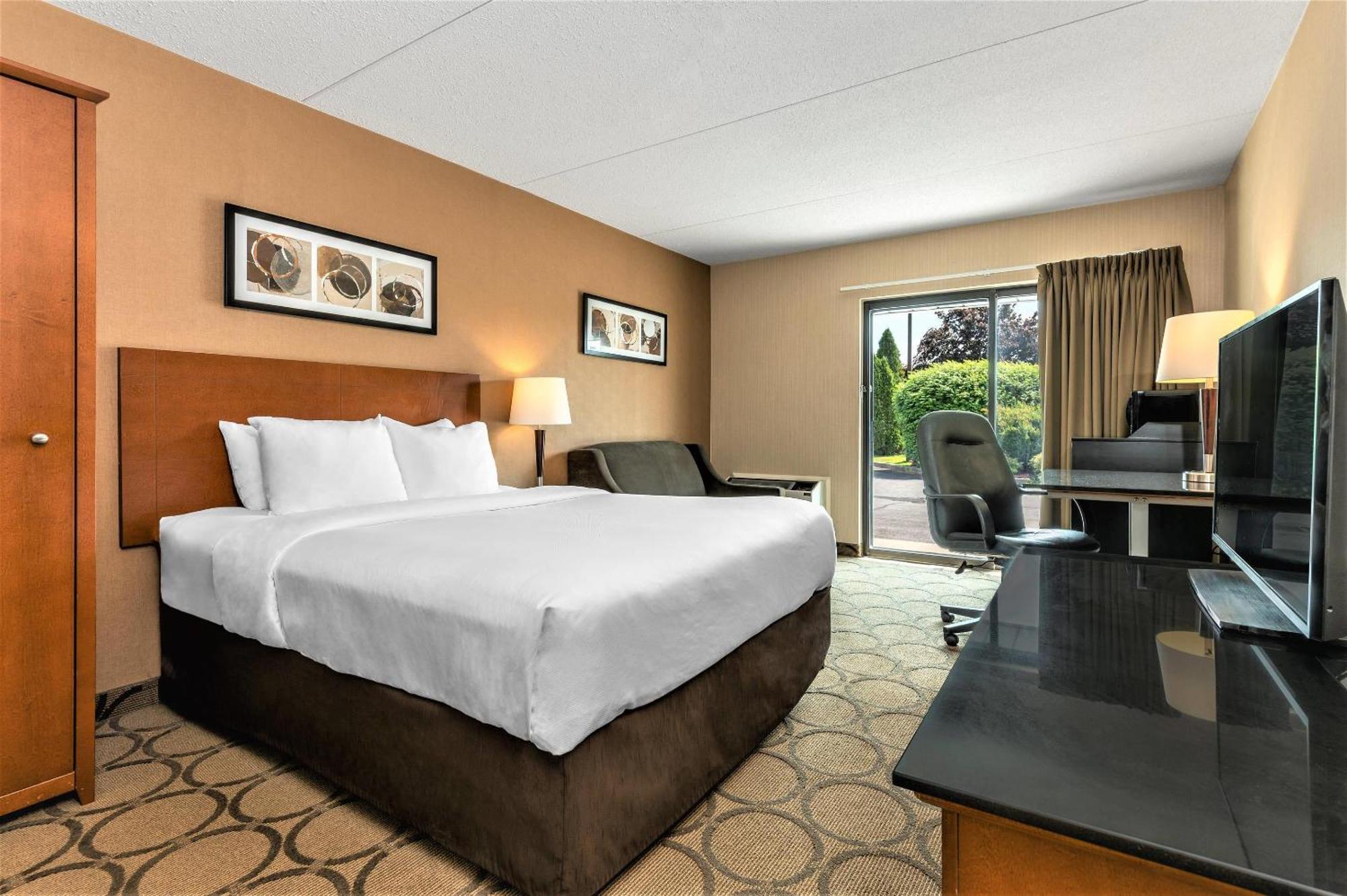 Comfort Inn West Edmonton Bagian luar foto