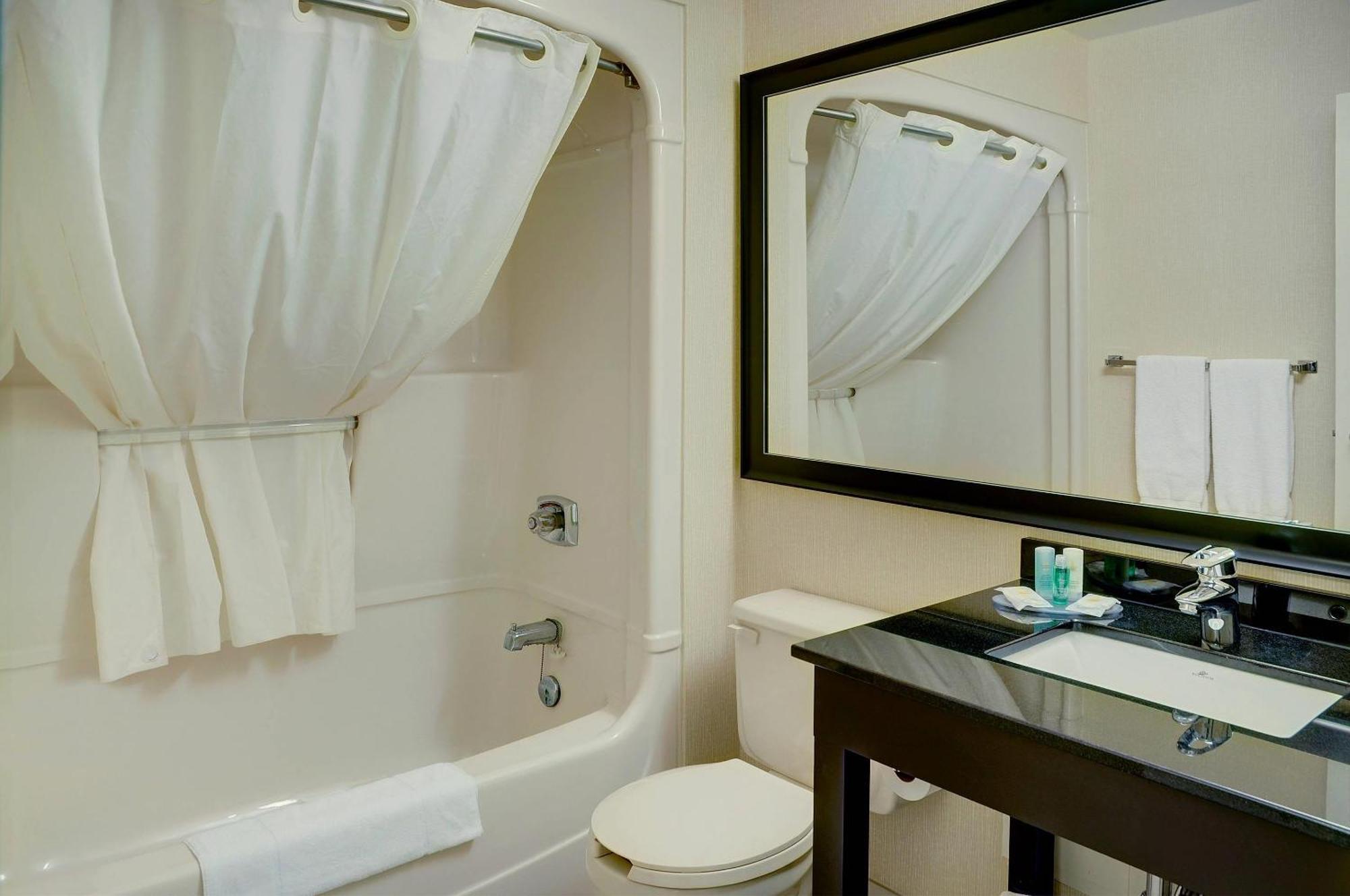 Comfort Inn West Edmonton Bagian luar foto