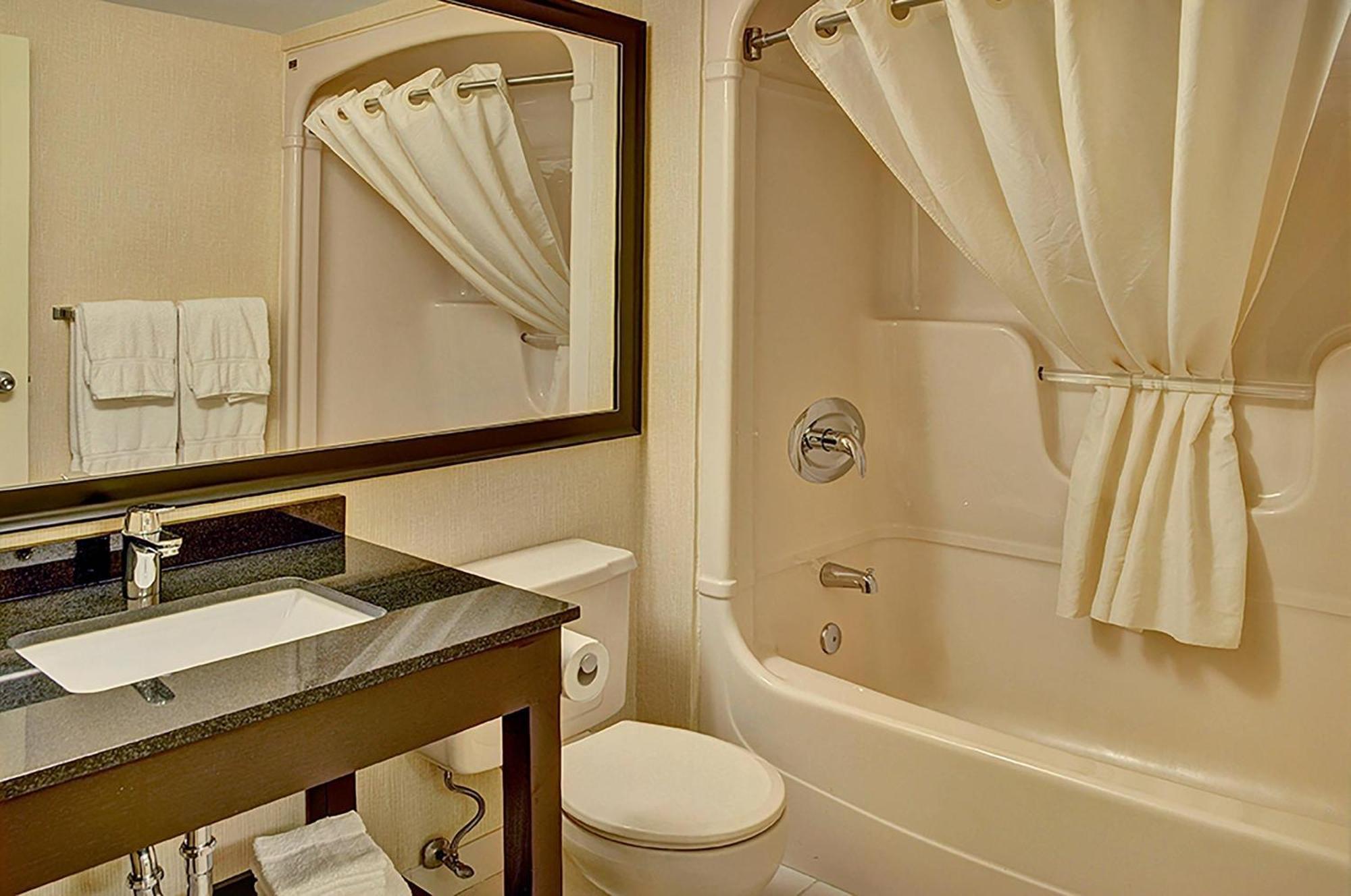 Comfort Inn West Edmonton Bagian luar foto