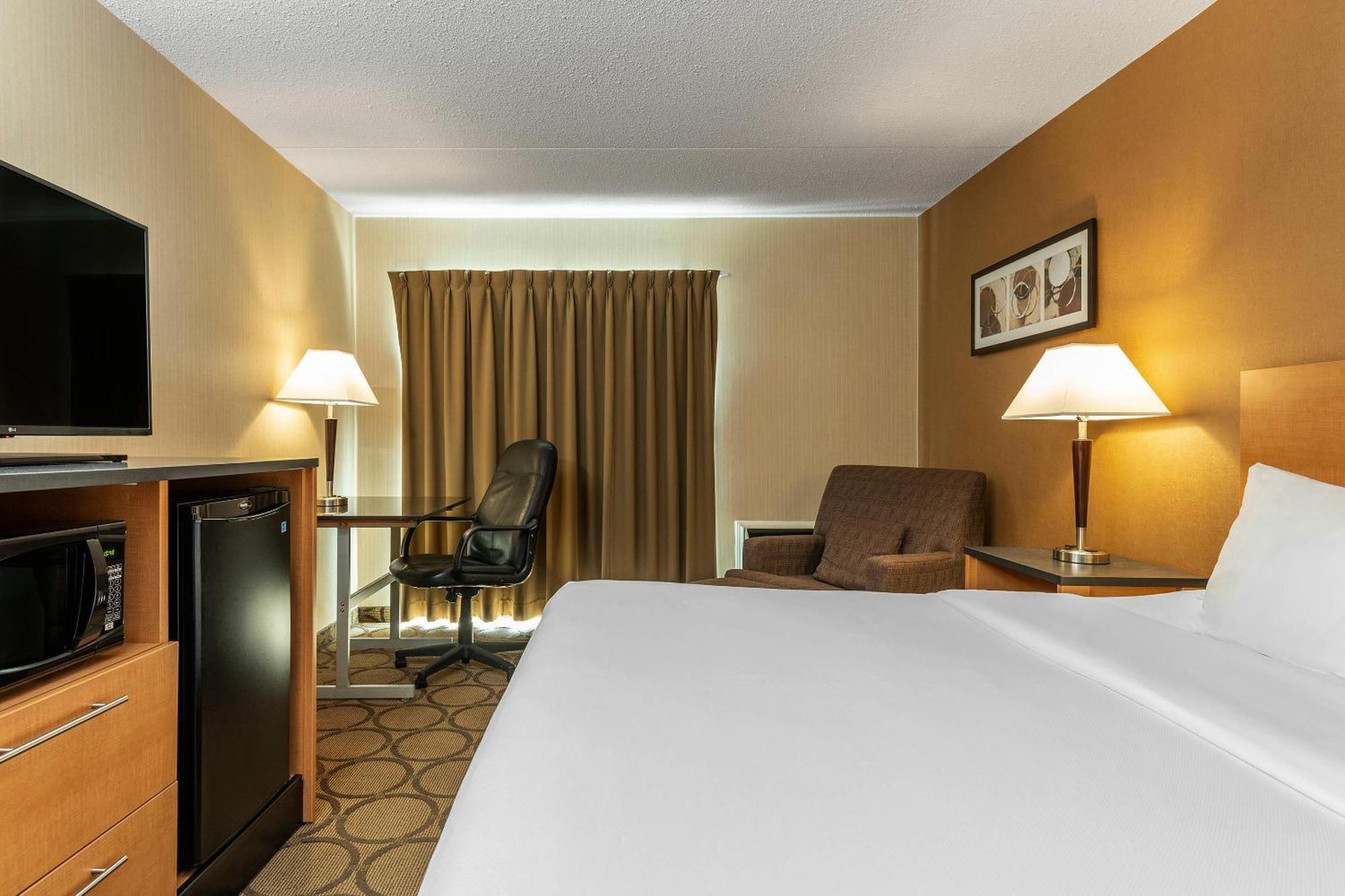 Comfort Inn West Edmonton Bagian luar foto