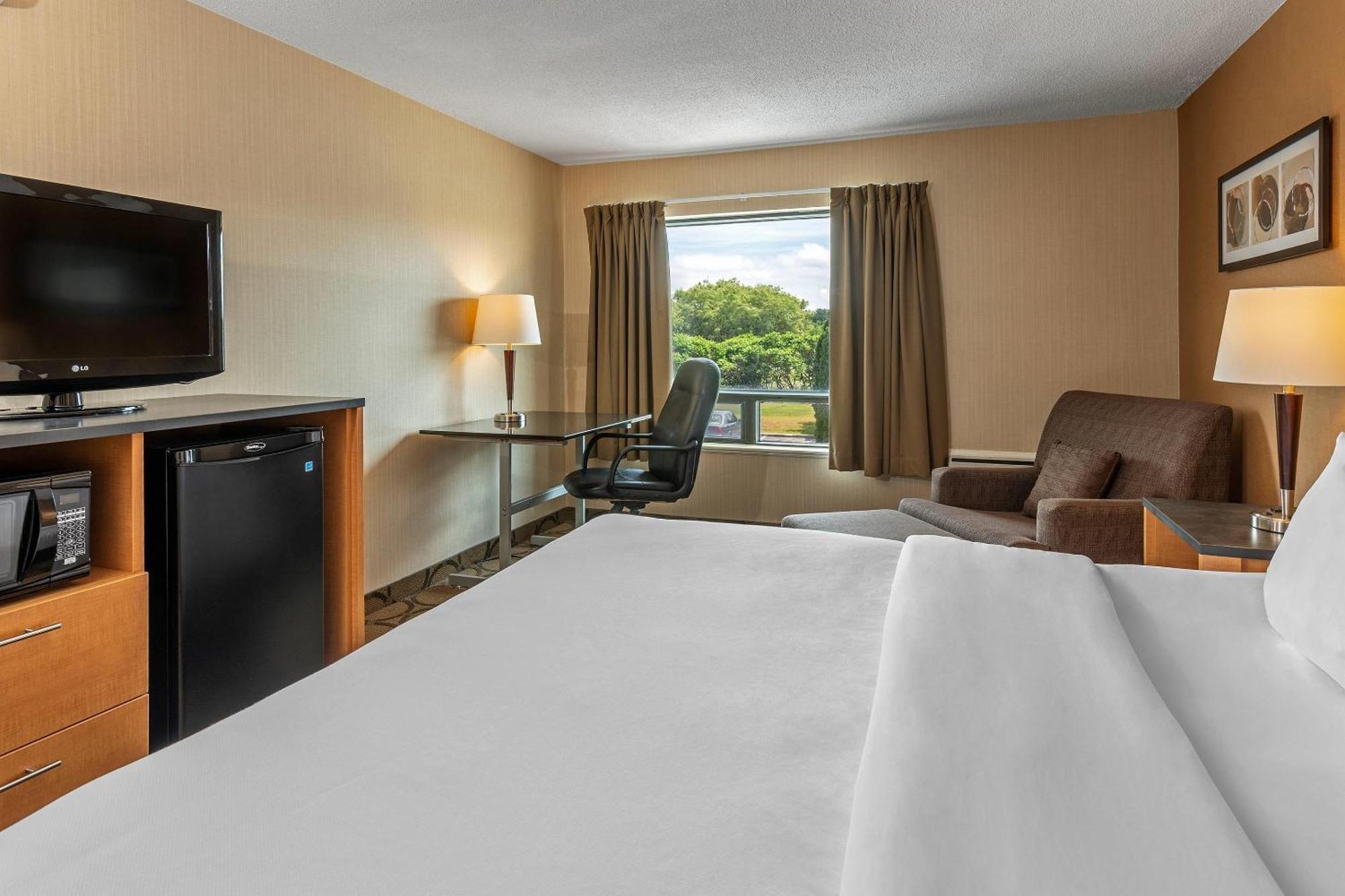 Comfort Inn West Edmonton Bagian luar foto